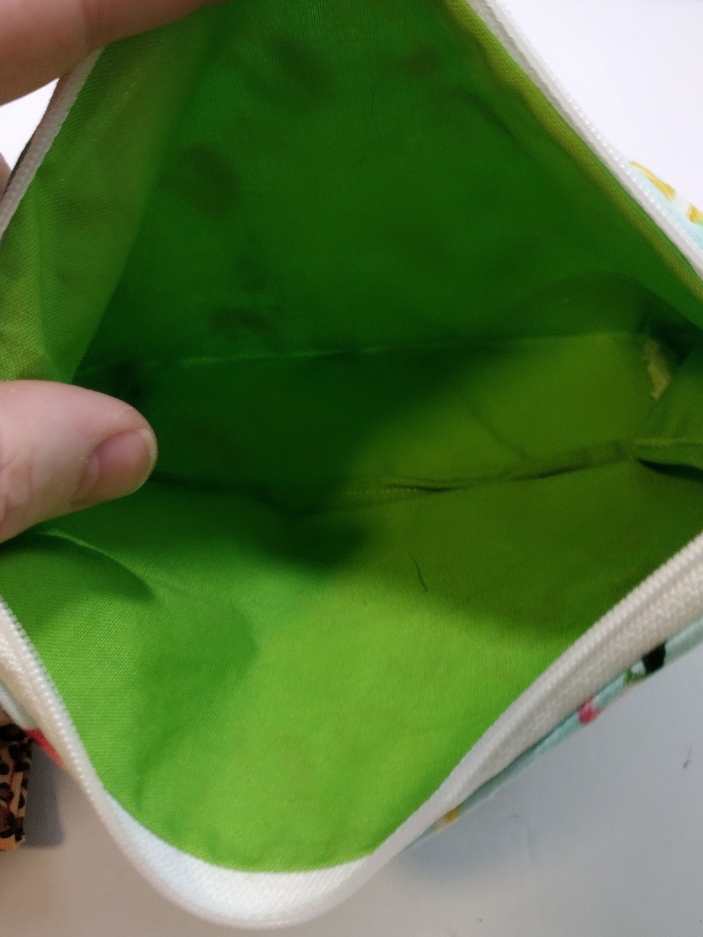 Handmade Multicolor Patterned Zippered Fabric Pouch - Picture 7 of 7